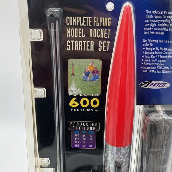 Vintage Estes Flying Model Rocket Starter Set Code Red New Sealed Rare - Picture 3 of 10